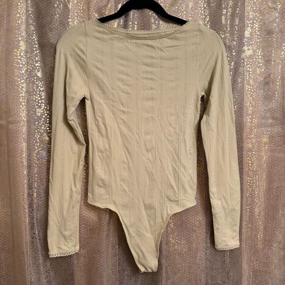 Free People Playing Favorites Tan Long Sleeve Pointelle Bodysuit M/L NWOT - Picture 1 of 8
